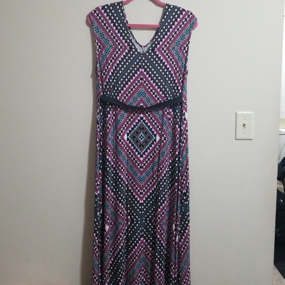 Maternity dress. Jessica Simpson